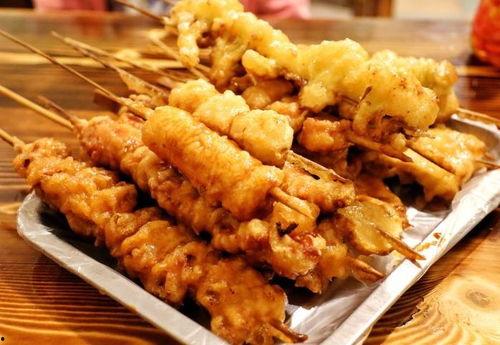 娱乐吃瓜酱炸串是真的吗,揭秘网红美食的真伪之谜